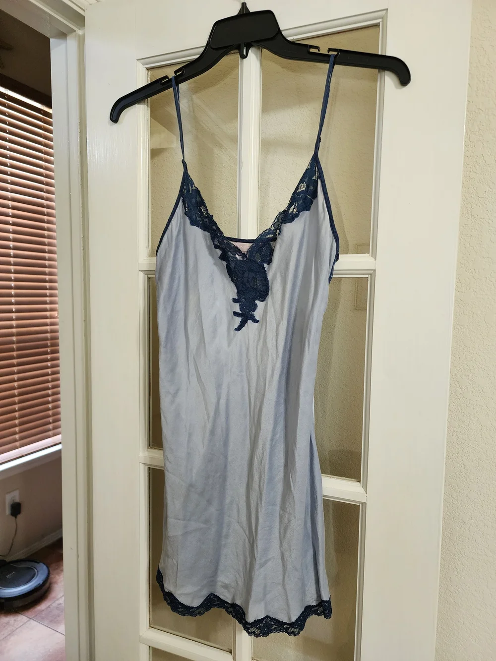Vintage Victoria's Secret 100% Silk Blue Lace Chemise Slip Nightgown M READ DESC